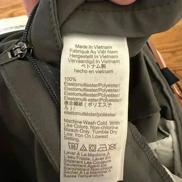 J.Crew Factory 9" Tech Shorts Grey Moisture Wicking Stretch - Picture 6 of 7